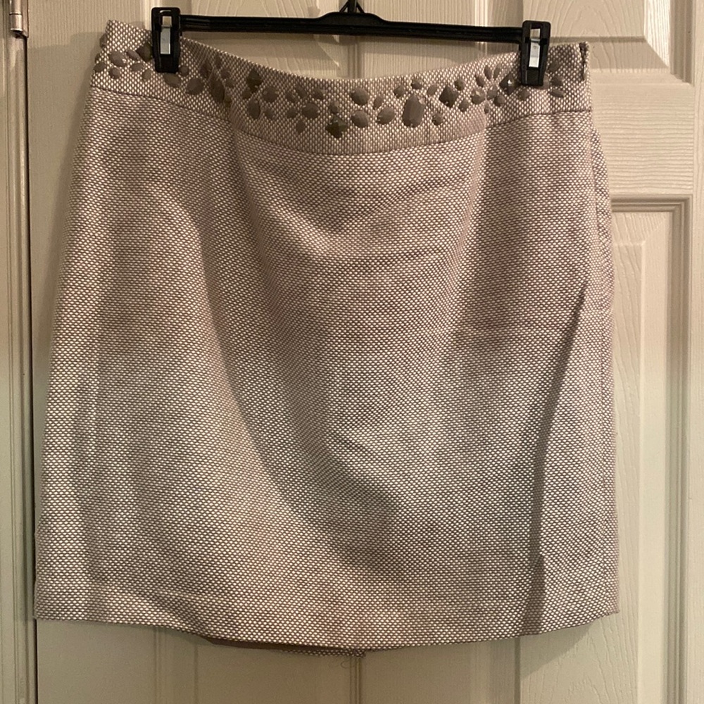 Textured full skirt